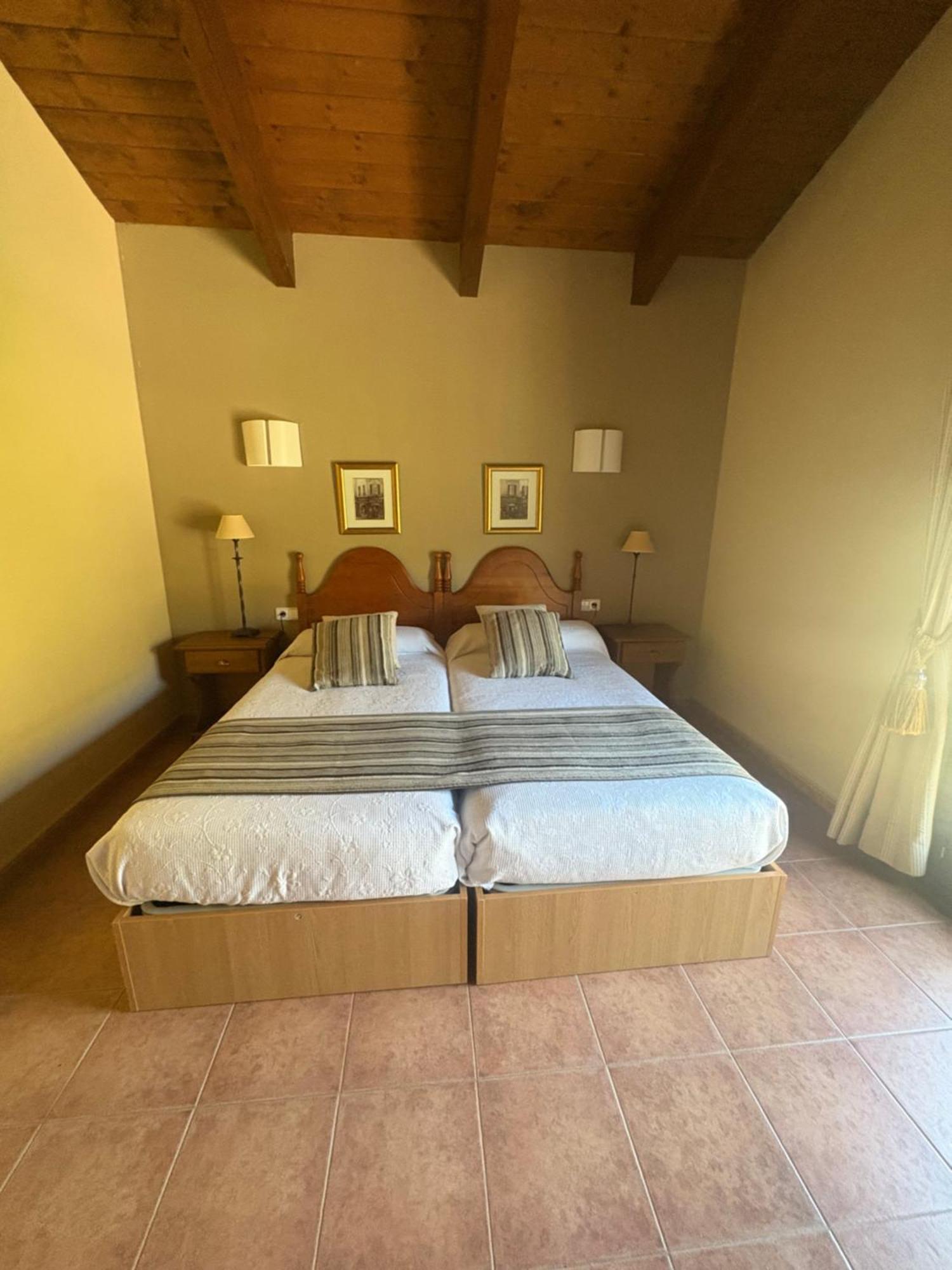 Hotel Guara Inluka Las Almunias Szoba fotó