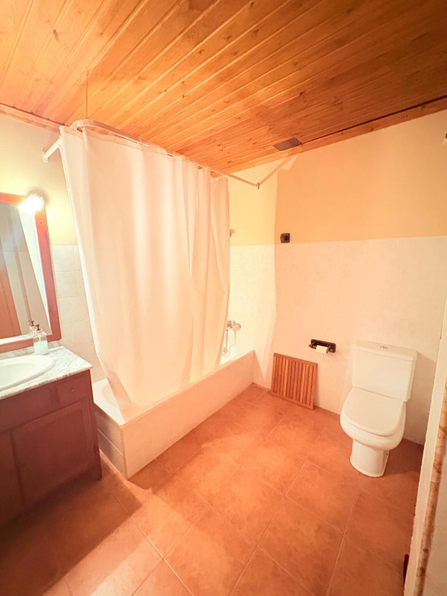 Hotel Guara Inluka Las Almunias Szoba fotó