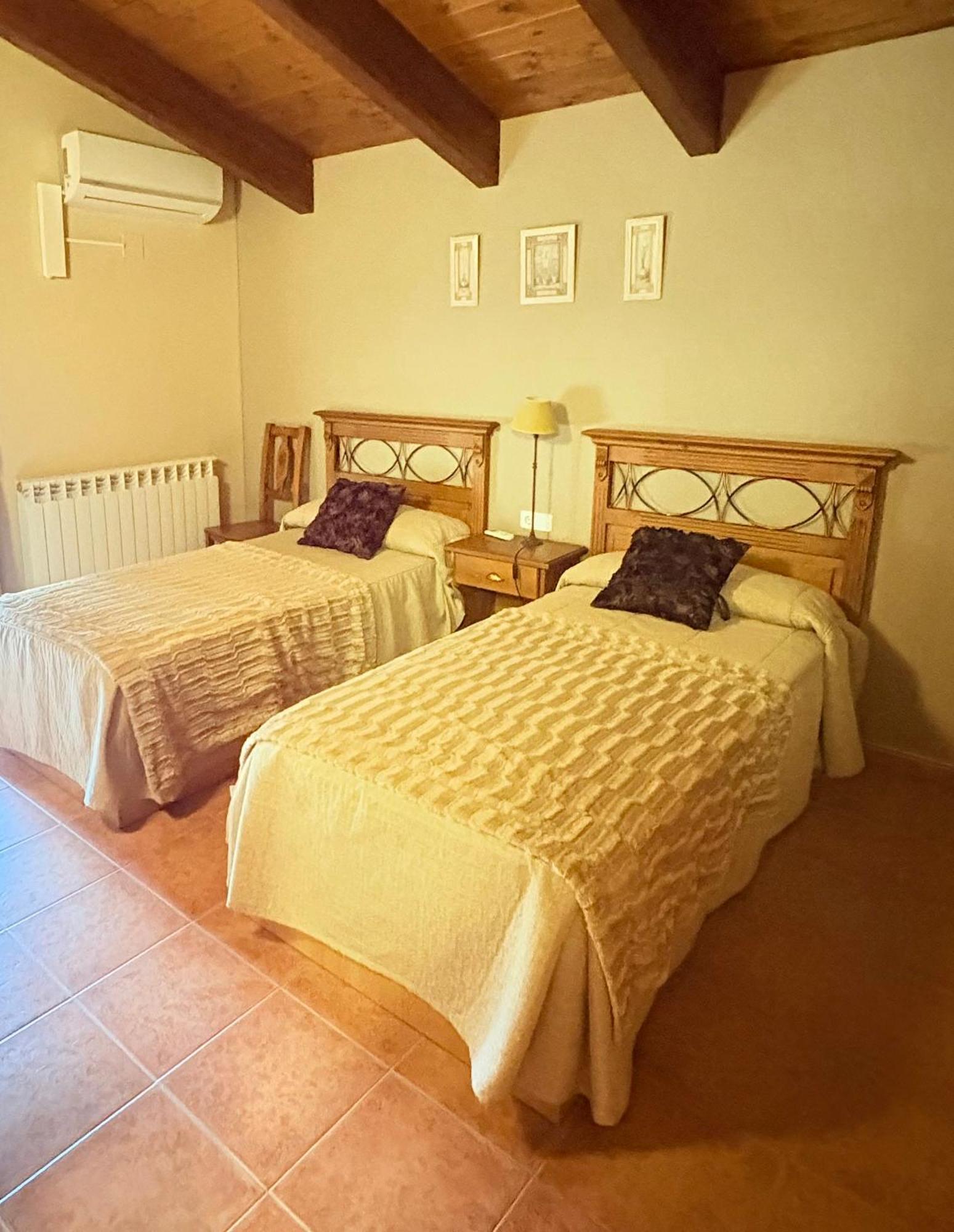 Hotel Guara Inluka Las Almunias Szoba fotó