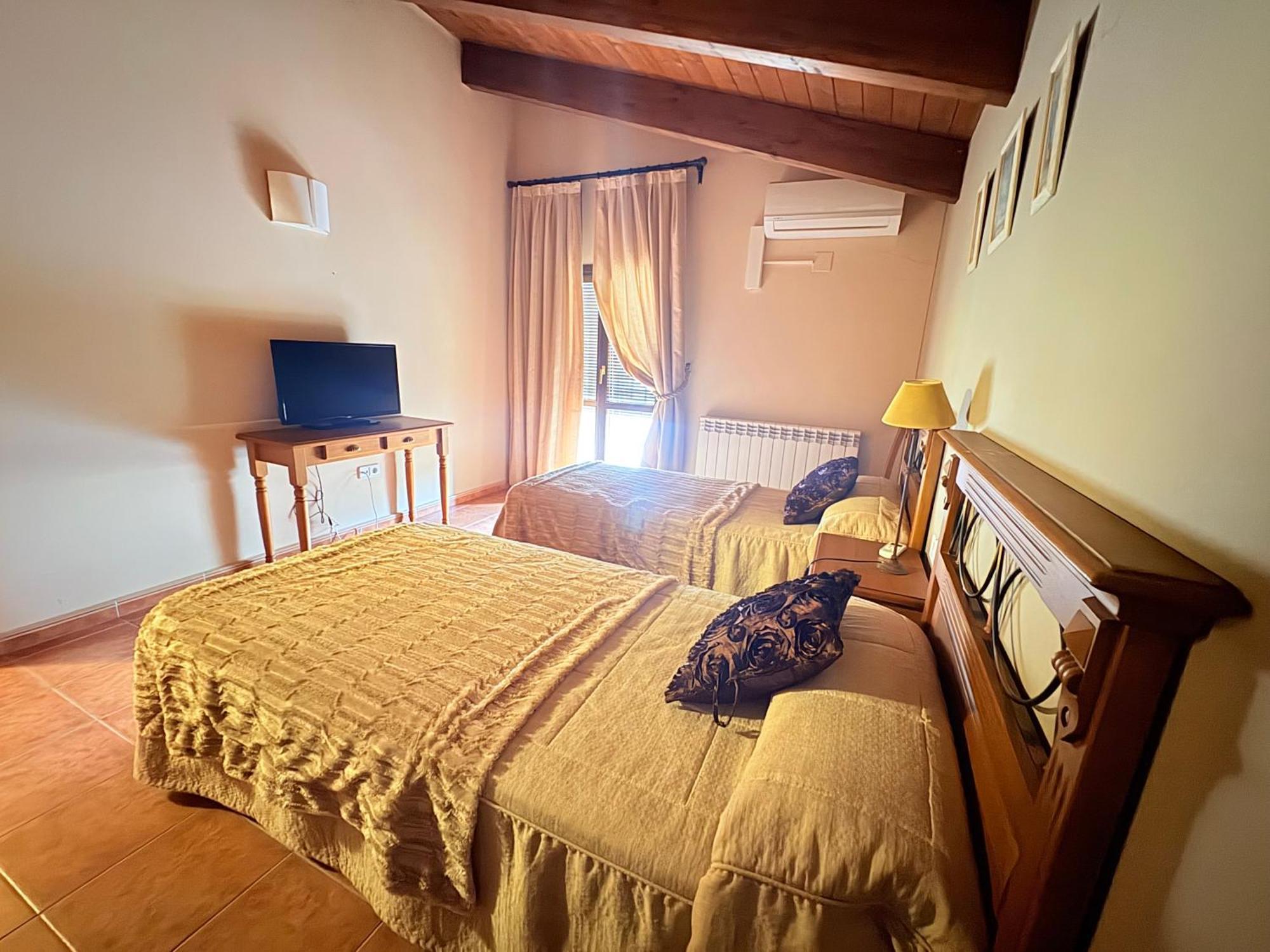 Hotel Guara Inluka Las Almunias Szoba fotó
