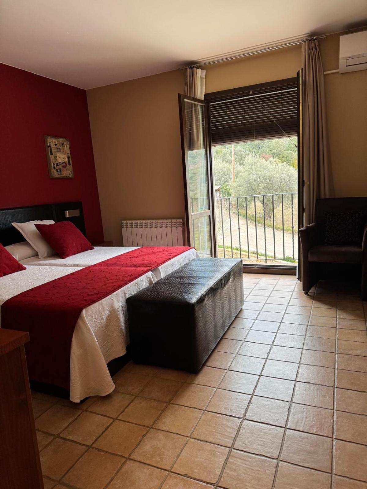 Hotel Guara Inluka Las Almunias Szoba fotó